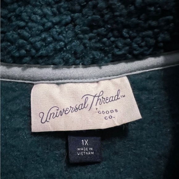 Universal Threads Fuzzy Jacket - Picture 3 of 3